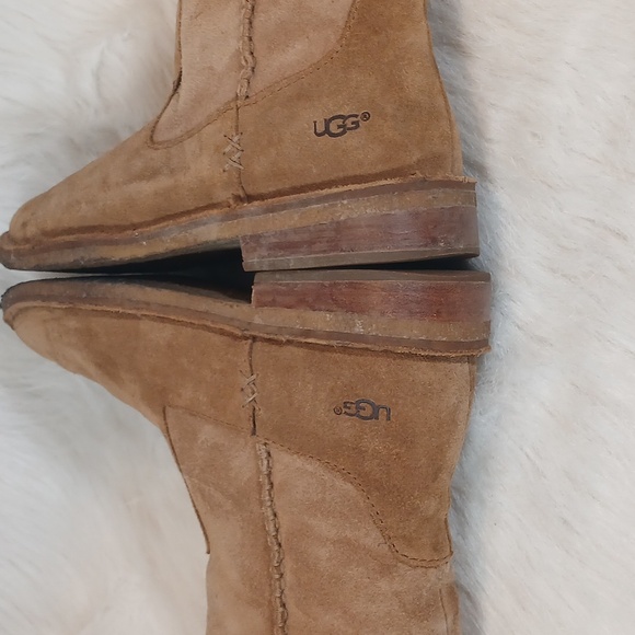 UGG Daphne  Women's Tan Suede Boots Sz 8 - Picture 9 of 11